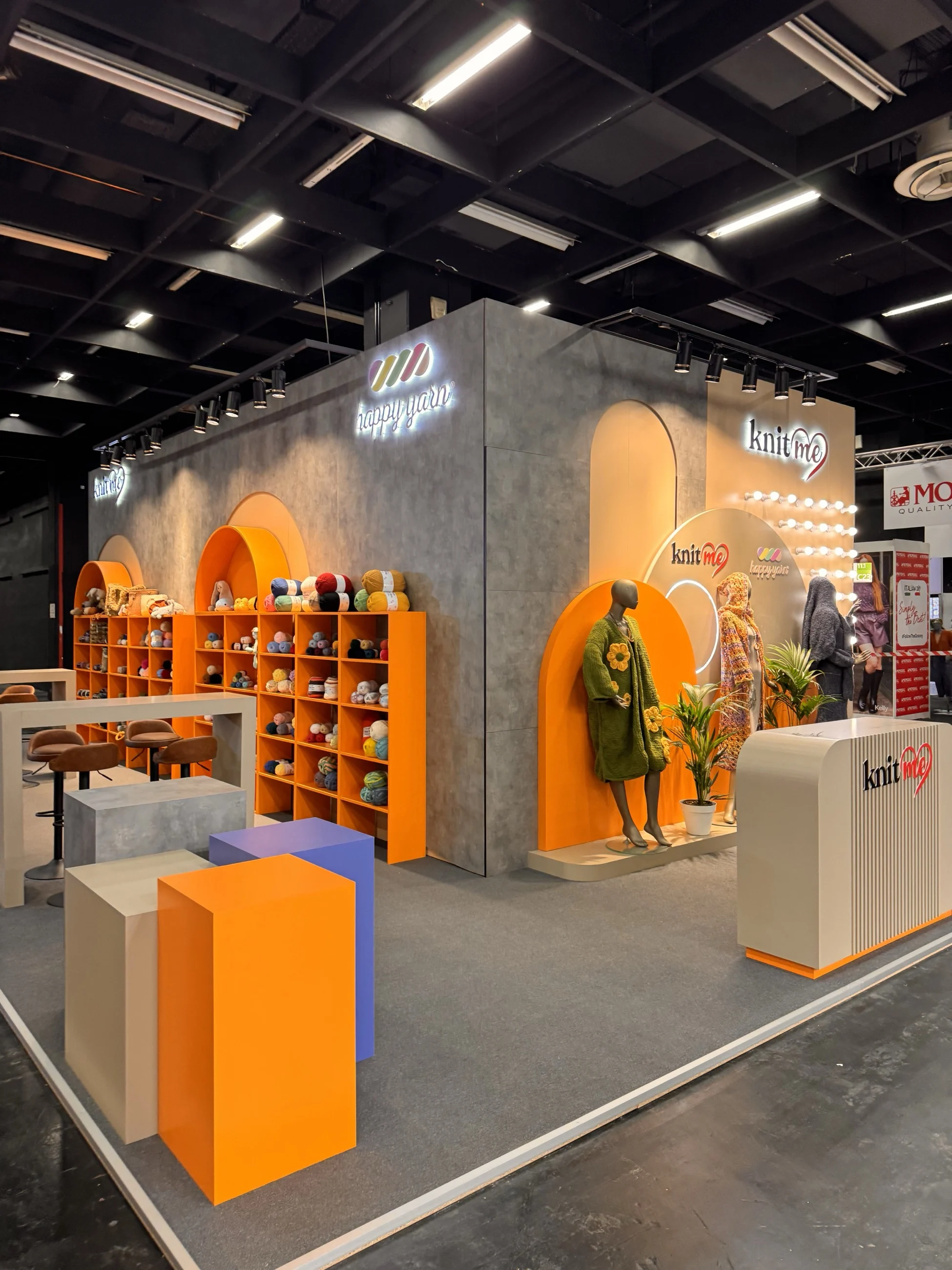 Iberyans × Knit Me — H+H 2025 stand tasarımı