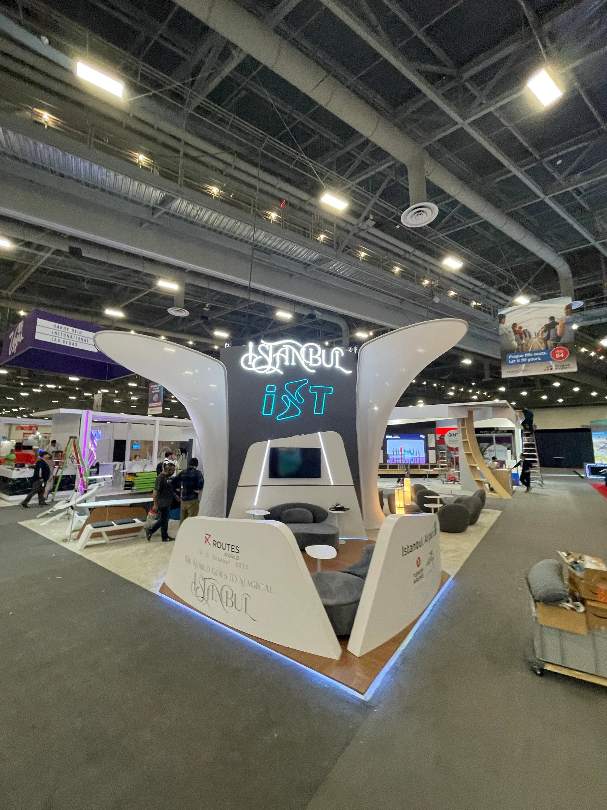 İGA İstanbul Havalimanı — World Routes 2022 stand tasarımı